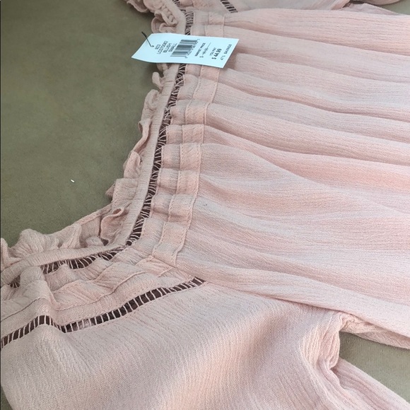 NWT Small blush romper - Picture 8 of 8